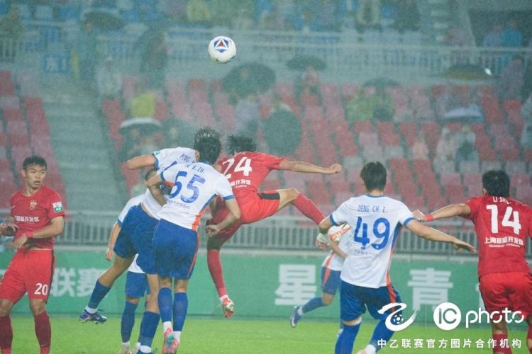 哈兰德入驻中文社媒：世界杯别忘给我加油，秀中文“哈宝，谢谢”